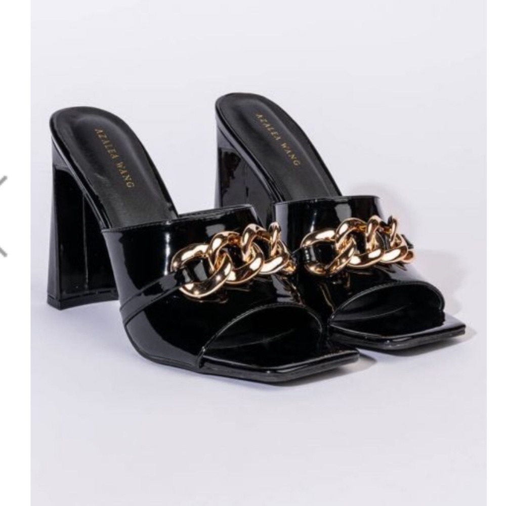 BRAND NEW AZALEA WANG CHUNKY BLACK HEELED SANDALS